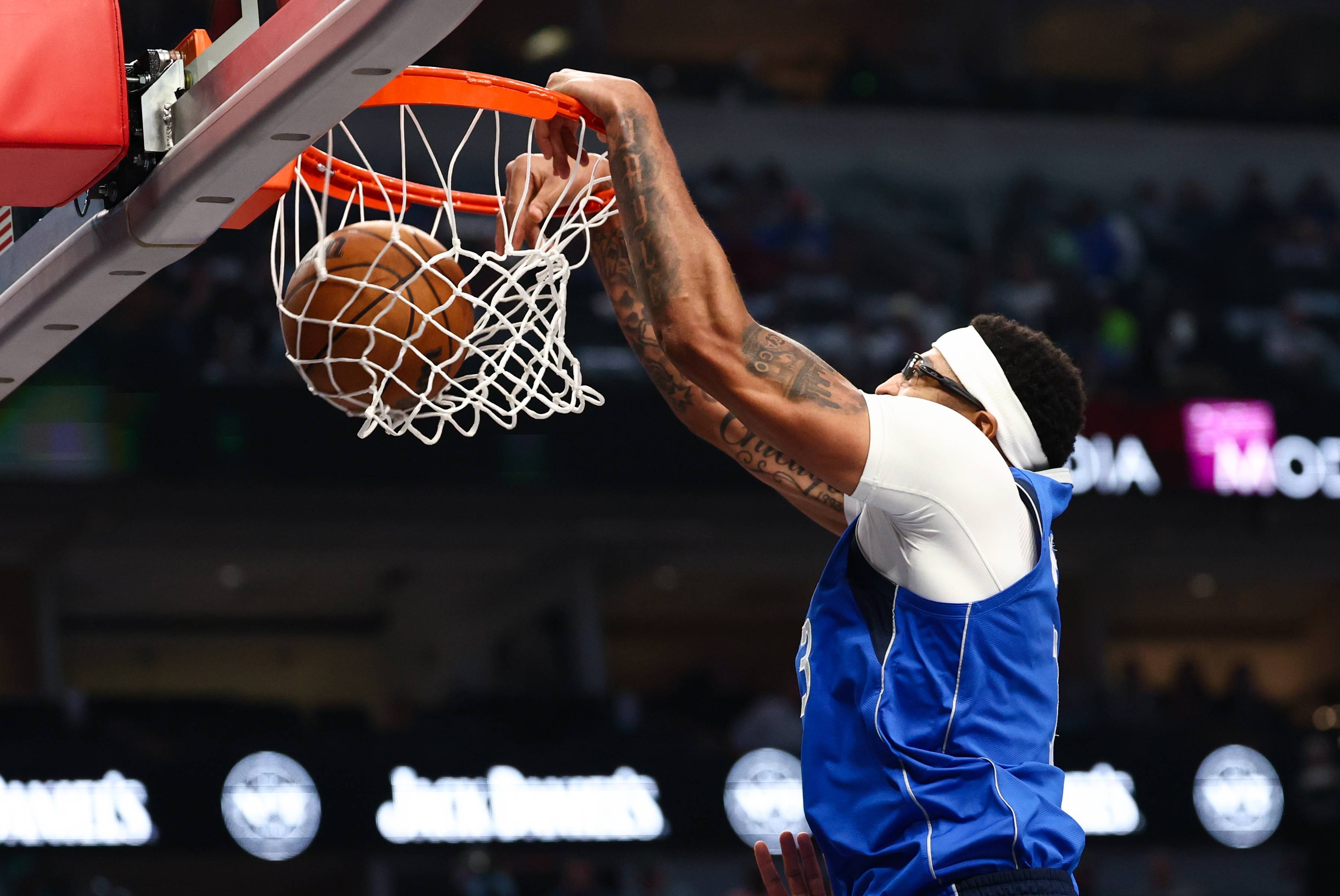 巴特勒焦点对战,浓眉哥与60激战勇士分钟,险胜胜负难料!观众掌声雷动(乔治巴顿越野视频) 巴特勒焦点对战,浓眉哥与60激战勇士分钟,险胜胜负难料!观众掌声雷动(乔治巴顿越野视频)