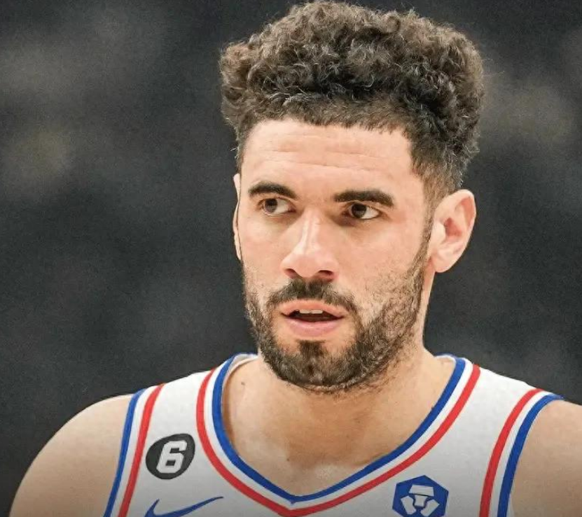 包含底特律活塞训练开放日；冲刺阶段遗憾出局引欢呼；NBA季后赛在即；心理建设被强调的词条