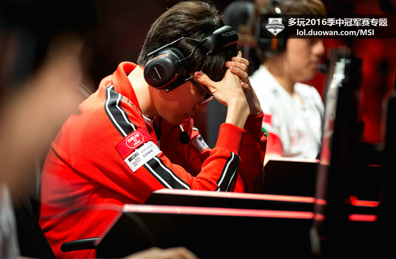 关于Faker回归赛场,回归赛场首场状态亮眼,RNG观众沸腾!的信息 关于Faker回归赛场,回归赛场首场状态亮眼,RNG观众沸腾!的信息